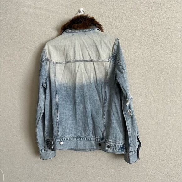 Ava + Kris Jane Denim Fur Collar Oversized Jacket Size Medium - Picture 3 of 14